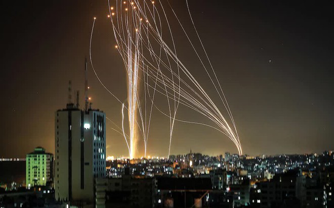 Tên lửa Hamas ào ạt tấn công, xé toạc” lá chắn thép của Israel: Vòm Sắt thất thủ! - Ảnh 3. Tên lửa Hamas ào ạt tấn công, xé toạc” lá chắn thép của Israel: Vòm Sắt thất thủ! - Ảnh 3.