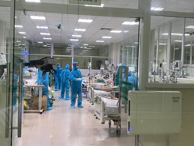GS Nguyễn Gia Bình: Số bệnh nhân Covid-19 nặng tăng cao, nghi ngờ do chủng virus mới - Ảnh 1. GS Nguyễn Gia Bình: Số bệnh nhân Covid-19 nặng tăng cao, nghi ngờ do chủng virus mới - Ảnh 1.