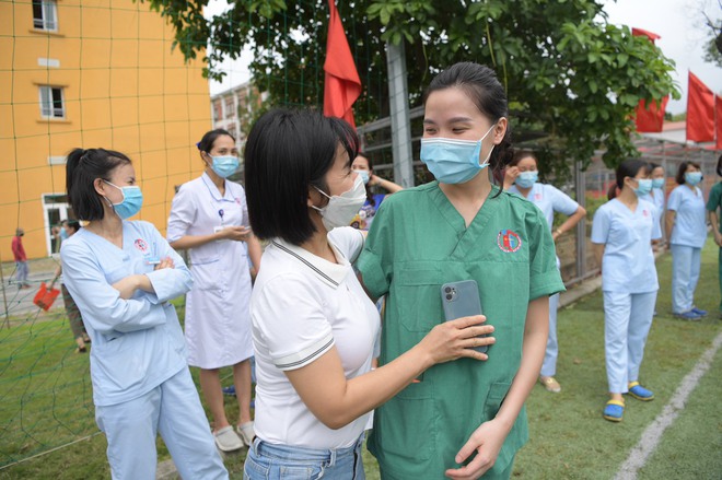 Quảng Ninh: 200 bác sĩ tình nguyện đến điểm nóng dịch bệnh Covid-19 tại Bắc Giang - Ảnh 8.