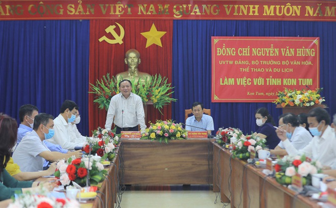 Toàn cảnh buổi làm việc.