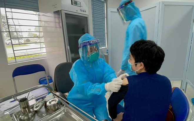 GS.TS Nguyễn Văn K&iacute;nh: Ti&ecirc;m xong 2 mũi vắc xin vẫn c&oacute; thể mắc Covid-19 - Ảnh 1.