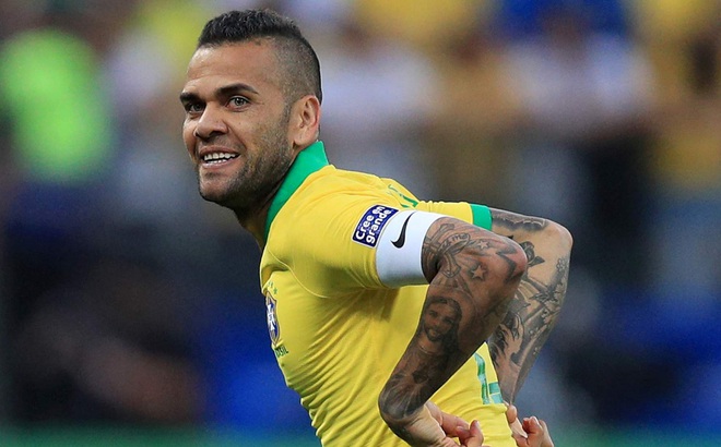 Dani Alves (38 tuổi), trở lại đội hình ĐT Brazil sau hơn 1 năm vắng mặt. (Ảnh: Getty).