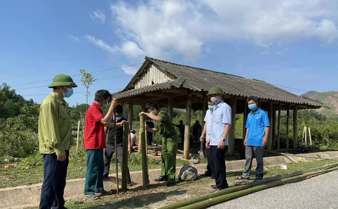 Huyện Nậm Pồ (Điện Biên) đã tiến hành phong tỏa cách ly y tế đối với toàn bộ các hộ dân xã Si Pa Phìn với gần 6.000 dân