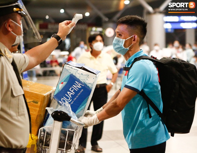 ĐT Việt Nam lên đường lúc nửa đêm, sẵn sàng tranh vé dự Futsal World Cup - Ảnh 18.