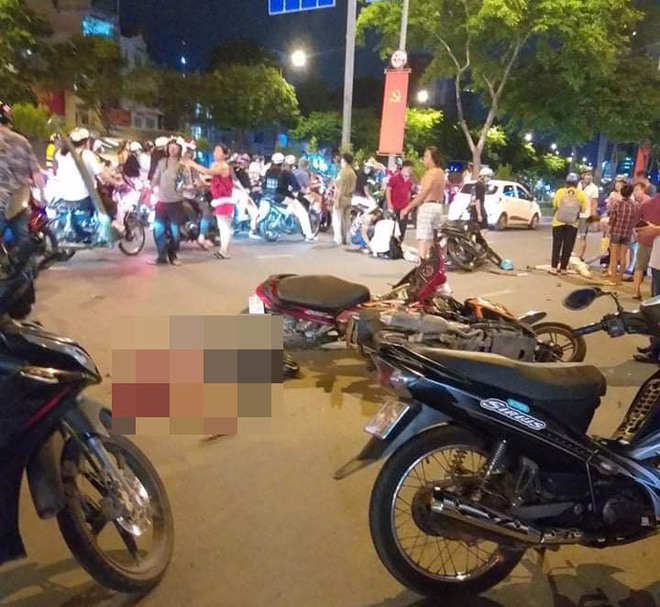Kẻ nghi cướp giật chạy ngược chiều gây tai nạn khiến 1 người chết, 3 người bị thương ở Sài Gòn - Ảnh 1.