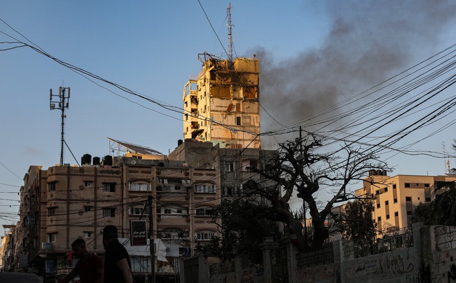 Tòa nhà Al Shrouq ở trung tâm Gaza, nơi đặt văn phòng của các hãng truyền thông, đã bị phá hủy trong cuộc không kích của Israel ngày 13/5. Ảnh: NYT