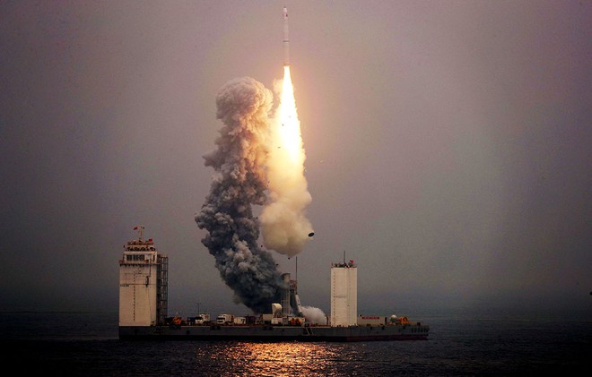 Tên lửa Trung Quốc bay từ biển: Cú ra đòn thâm sâu và pha đáp trả ngược đời của cố vấn tổng thống Mỹ - Ảnh 2.