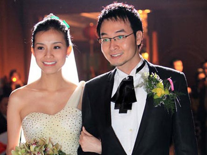Cuộc hôn nhân của Hoa hậu Hoàn vũ Việt Nam đầu tiên với chồng tiến sĩ giờ ra sao? - Ảnh 1.
