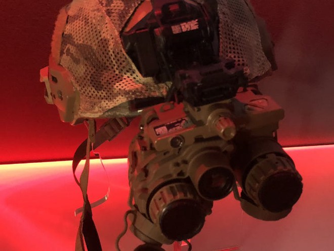 Ấn tượng hình ảnh lính Mỹ bắn đạn pháo nhìn qua ống kính ban đêm mới - Ảnh 3.