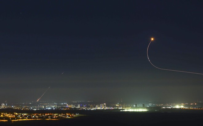 Israel mở 60 cuộc không kích Gaza, Hamas nhắm rocket vào căn cứ IAF - Ảnh 3.