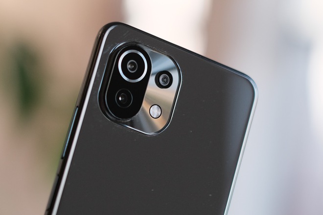 Trên tay Xiaomi Mi 11 Lite: Smartphone mỏng nhẹ và đáng mua nhất phân khúc dưới 7 triệu đồng - Ảnh 7. Trên tay Xiaomi Mi 11 Lite: Smartphone mỏng nhẹ và đáng mua nhất phân khúc dưới 7 triệu đồng - Ảnh 7.