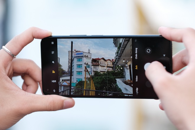 Trên tay Xiaomi Mi 11 Lite: Smartphone mỏng nhẹ và đáng mua nhất phân khúc dưới 7 triệu đồng - Ảnh 8. Trên tay Xiaomi Mi 11 Lite: Smartphone mỏng nhẹ và đáng mua nhất phân khúc dưới 7 triệu đồng - Ảnh 8.