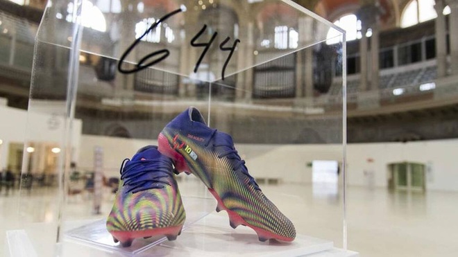 Nghĩa cử cao đẹp của Messi: Bán đấu giá giày phá kỷ lục Pele 4 tỷ đồng để làm từ thiện - Ảnh 1.