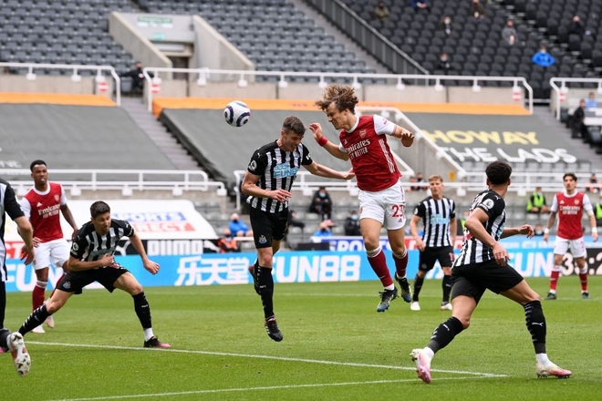 Newcastle 0-2 Arsenal: Aubameyang ghi điểm - Ảnh 3.