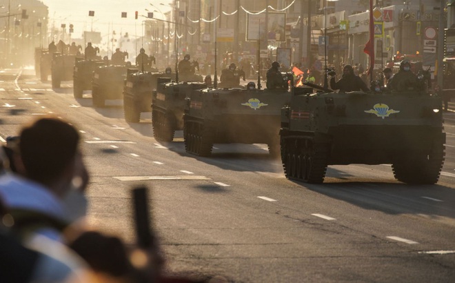 Lễ diễu binh Ngày Chiến thắng đầu tiên trong lịch sử nước Nga hiện đại được tổ chức vào năm 1995. Ảnh: Moskva News Agency