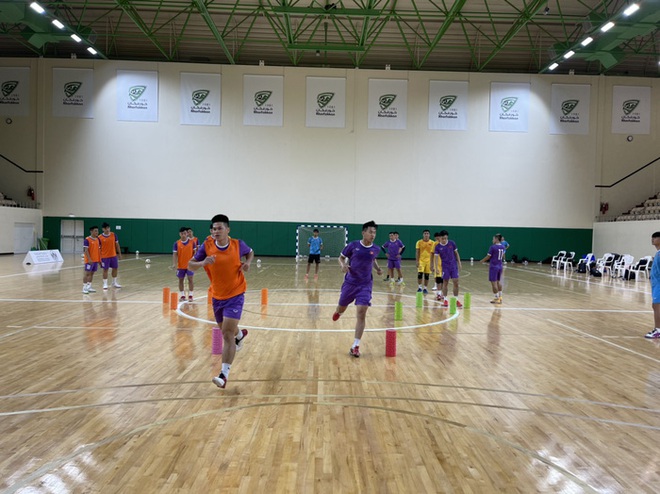 ĐT Futsal Việt Nam xét nghiệm Covid-19, tập buổi cuối trước khi chốt 14 cầu thủ chính thức thi đấu vòng play-off - Ảnh 2.