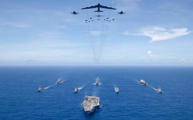 Nhóm tác chiến tàu sân bay USS Ronald Reagan của hải quân Mỹ. (Ảnh: US Navy)