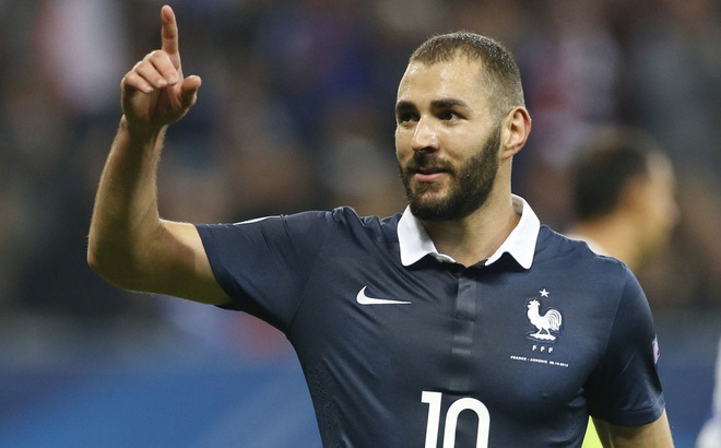 Doanh số áo đấu của ĐT Pháp tăng 2400% sau khi Karim Benzema trở lại. (Ảnh: Getty)