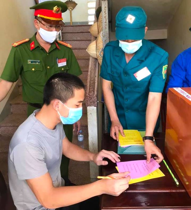 Những cử tri đặc biệt trong ngày bầu cử ở Nghệ An, Hà Tĩnh - Ảnh 8.