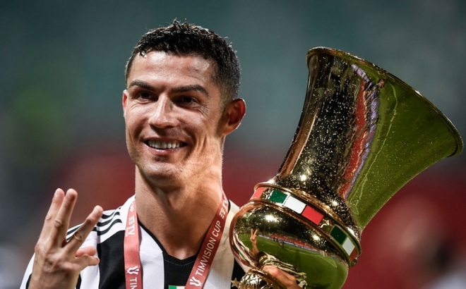 Ronaldo lần đầu giành danh hiệu vua phá lưới Serie A (Ảnh: Getty).