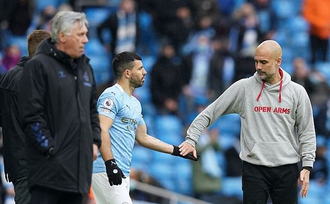 Pep khẳng định không ai có thể thay thế vị trí của Aguero tại Man City