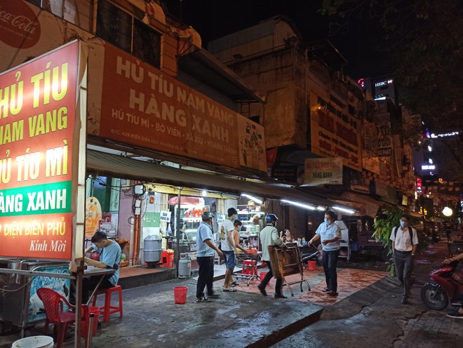 Quán cà phê Ghế Đẩu và  Đà Lạt Phố ở Sài Gòn bị phạt hàng chục triệu vì vi phạm quy định phòng dịch Covid-19 - Ảnh 2.