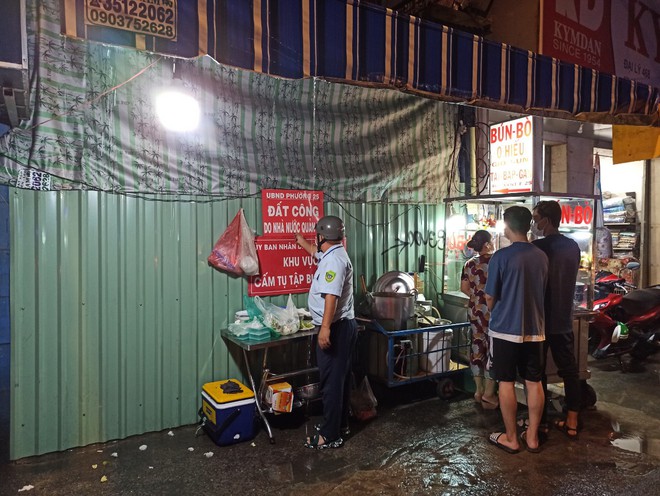 Quán cà phê Ghế Đẩu và  Đà Lạt Phố ở Sài Gòn bị phạt hàng chục triệu vì vi phạm quy định phòng dịch Covid-19 - Ảnh 3.