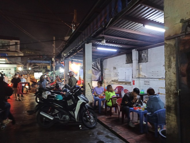 Quán cà phê Ghế Đẩu và  Đà Lạt Phố ở Sài Gòn bị phạt hàng chục triệu vì vi phạm quy định phòng dịch Covid-19 - Ảnh 5.