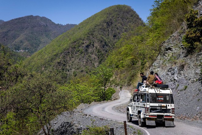 Cái chết trên dãy Himalaya: Cả làng chỉ có 1 bác sĩ, 1 bình oxy, dân nghèo và sợ đến mức không muốn xét nghiệm - Ảnh 7.