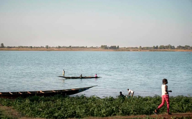 Vụ tai nạn xảy ra trên sông Niger, khi chiếc thuyền này đang trên đường từ Kebbi đến bang láng giềng Niger. Ảnh: Getty