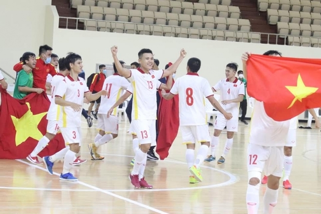  HLV Phạm Minh Giang: Cảm ơn vợ đã giúp tôi tạo nên kỳ tích cùng ĐT Futsal Việt Nam  - Ảnh 1.