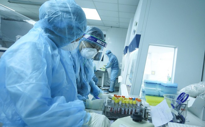 TP HCM: Con trai và đồng nghiệp của vợ chồng đến khám tại BV Hoàn Mỹ dương tính SARS-CoV-2
