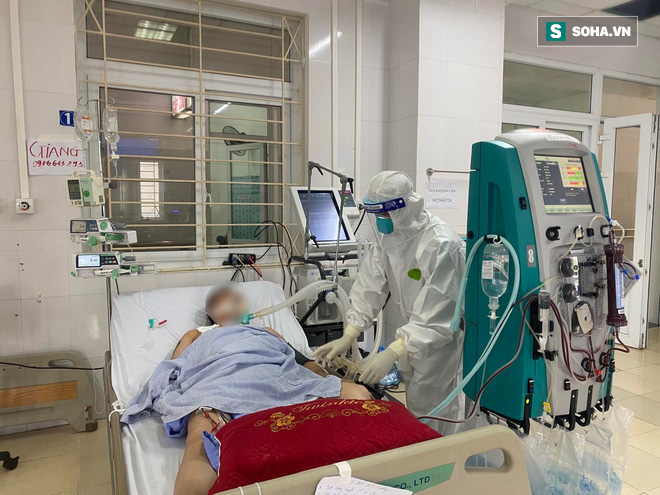 Túc trực ngày đêm điều trị cho 40 bệnh nhân Covid-19 nặng và nguy kịch tại tâm dịch Bắc Giang - Ảnh 2.