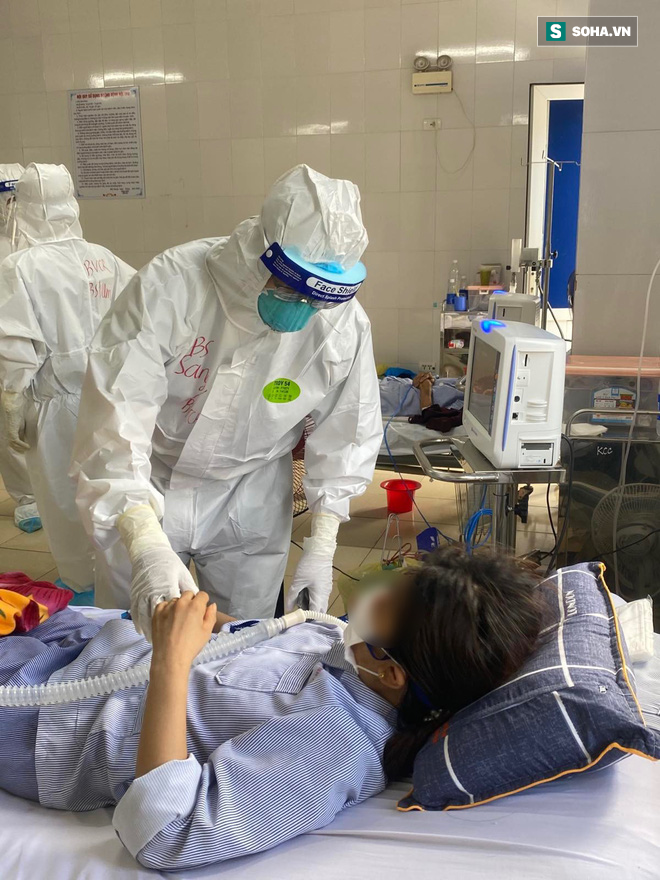 Túc trực ngày đêm điều trị cho 40 bệnh nhân Covid-19 nặng và nguy kịch tại tâm dịch Bắc Giang - Ảnh 3.