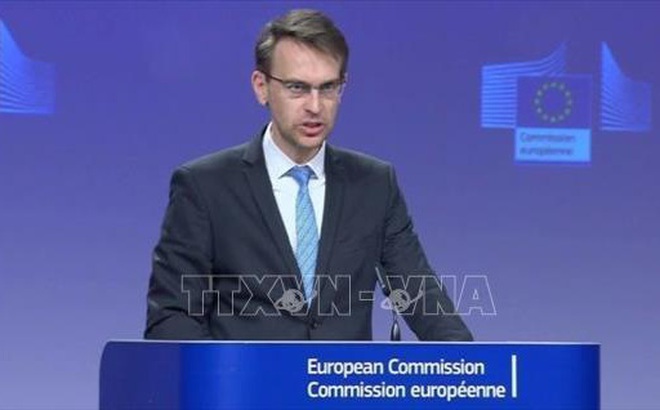Người phát ngôn của Hội đồng châu Âu Peter Stano phát biểu tại một cuộc họp báo ở Brussels, Bỉ. Ảnh: EJ Press/TTXVN