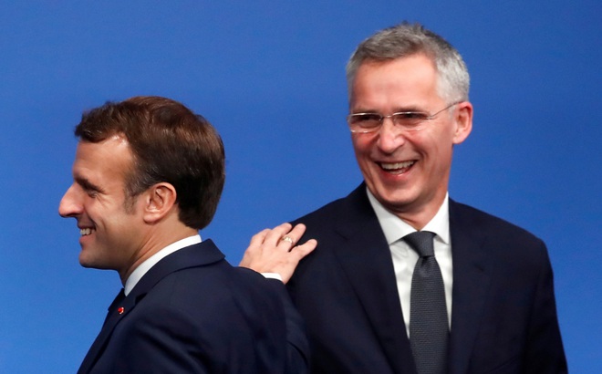 Tổng thống Pháp Macron và Tổng Thư ký NATO Stoltenberg tại hội nghị thượng đỉnh ở Watford, Anh, ngày 4/12/2019. Ảnh: Reuters