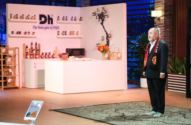 Ông trùm Muối tôm: Tuổi 50, theo tiếng gọi tình yêu về VN khởi nghiệp, xây đế chế gia vị doanh thu trăm tỷ - Ảnh 2. Ông trùm Muối tôm: Tuổi 50, theo tiếng gọi tình yêu về VN khởi nghiệp, xây đế chế gia vị doanh thu trăm tỷ - Ảnh 2.