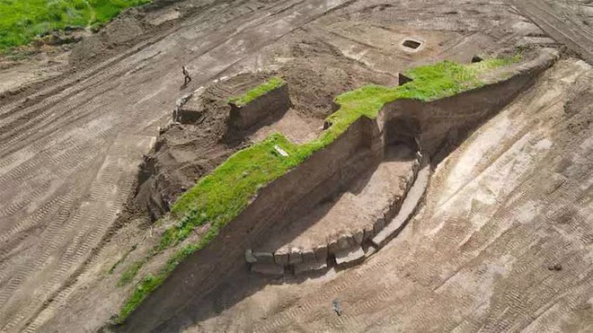 Đào đường, phát hiện đài thiên văn 5.500 tuổi bao vây loạt mộ cổ - Ảnh 3.