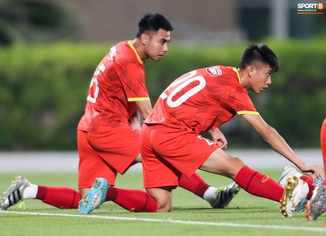 Văn Thanh hoá phóng viên phỏng vấn Quế Ngọc Hải để trêu Văn Toàn - Ảnh 7.