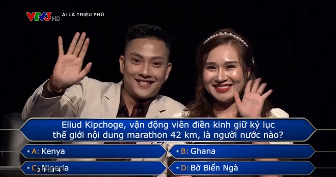 Dùng chiến thuật cãi vợ, người đàn ông giật giải khủng ở Ai là triệu phú - Ảnh 3. Dùng chiến thuật cãi vợ, người đàn ông giật giải khủng ở Ai là triệu phú - Ảnh 3.