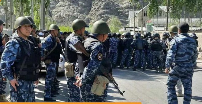 Ph&iacute;a sau vụ xung đột dẫm m&aacute;u ba ng&agrave;y vừa qua giữa Tajikistan v&agrave; Kyrgyzstan - Ảnh 3.