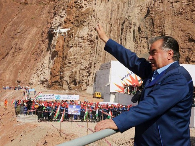 Ph&iacute;a sau vụ xung đột dẫm m&aacute;u ba ng&agrave;y vừa qua giữa Tajikistan v&agrave; Kyrgyzstan - Ảnh 8.