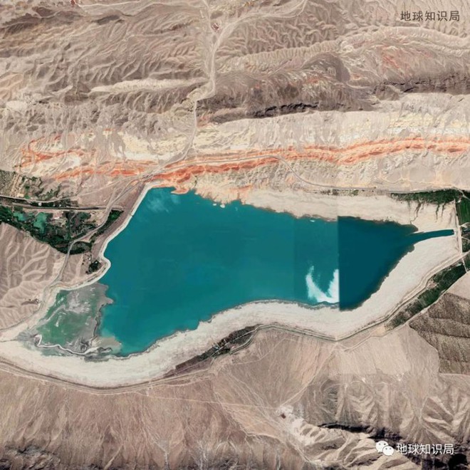 Ph&iacute;a sau vụ xung đột dẫm m&aacute;u ba ng&agrave;y vừa qua giữa Tajikistan v&agrave; Kyrgyzstan - Ảnh 6.