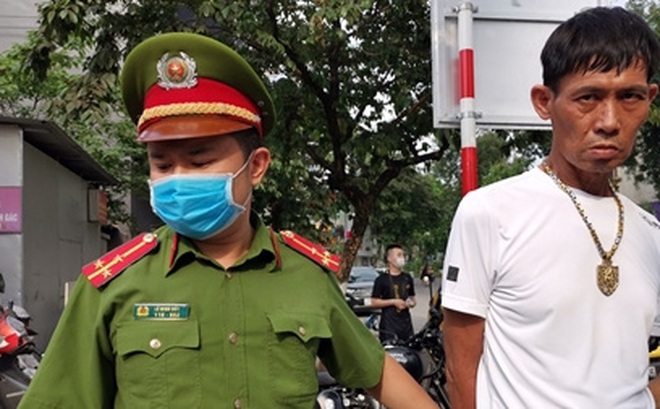 Công an bắt giữ Nguyễn Chiến Công mang theo người.