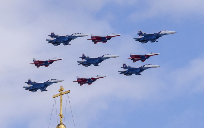 Choáng ngợp Không quân Nga diễn tập kỷ niệm 76 năm Ngày Chiến thắng - Ảnh 4.