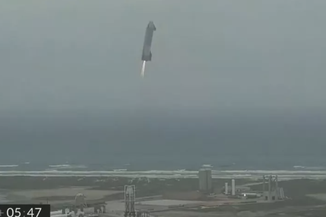 Xem tàu vũ trụ SpaceX hạ cánh thành công sau 4 lần nổ tung - Ảnh 6.