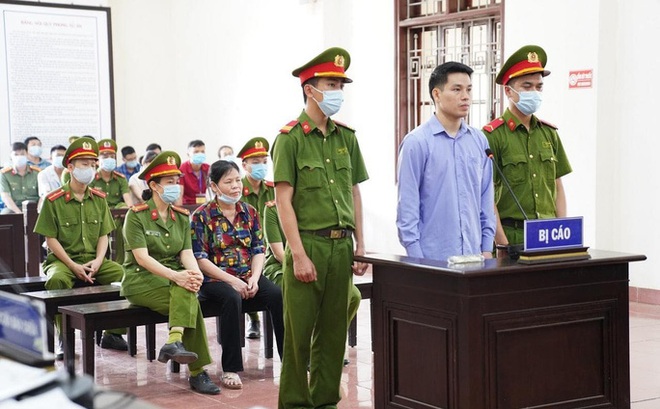 Trịnh Bá Tư và Cấn Thị Thêu tại phiên tòa ngày 5-5