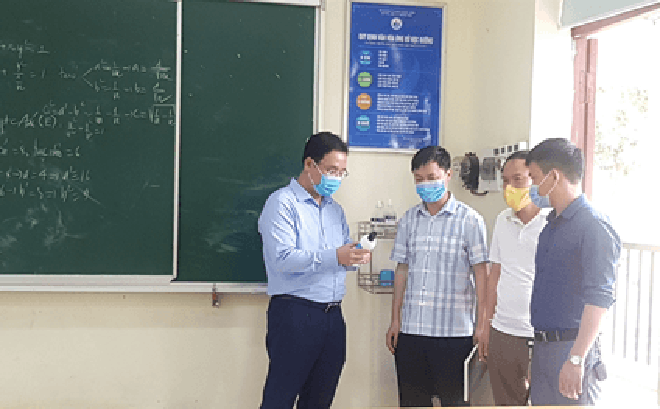 Lãnh đạo Sở GD&ĐT Bắc Ninh kiểm tra công tác phòng dịch ở trường học.