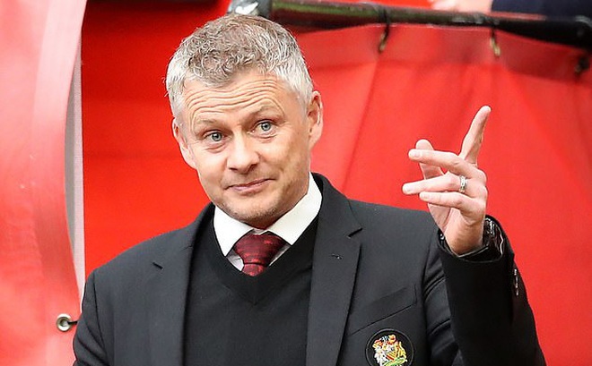 HLV Ole Solskjaer từng bị chỉ trích vì bênh vực nhà Glazers