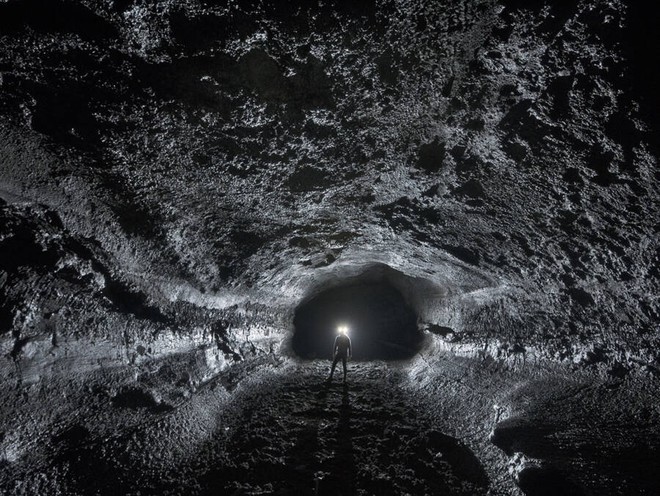 Bí ẩn bên trong hang động hiến tế của người Viking để ngăn chặn ngày tận thế - Ảnh 1.
